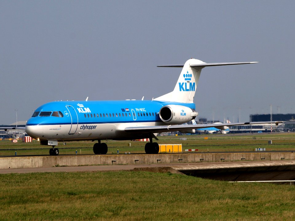 PH-WXC KLM Cityhopper Fokker F70 - cn 11574 13july2013 taxiing pic3