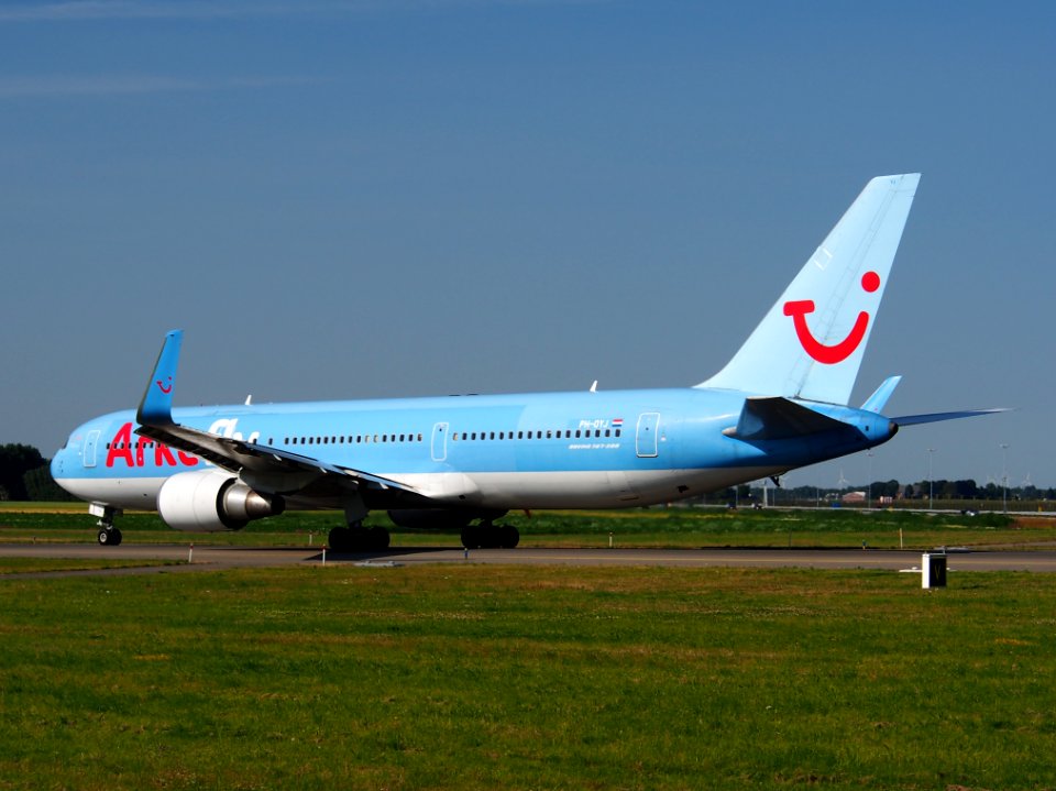 PH-OYJ ArkeFly Boeing 767-304(ER)(WL) - cn 29384, taxiing 21july2013 pic-005