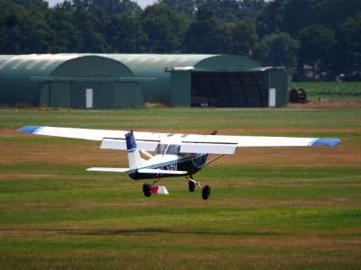 PH-VRW Reims Cessna FA150K Aerobat at Hilversum Airport (ICAO EHHV), photo5
