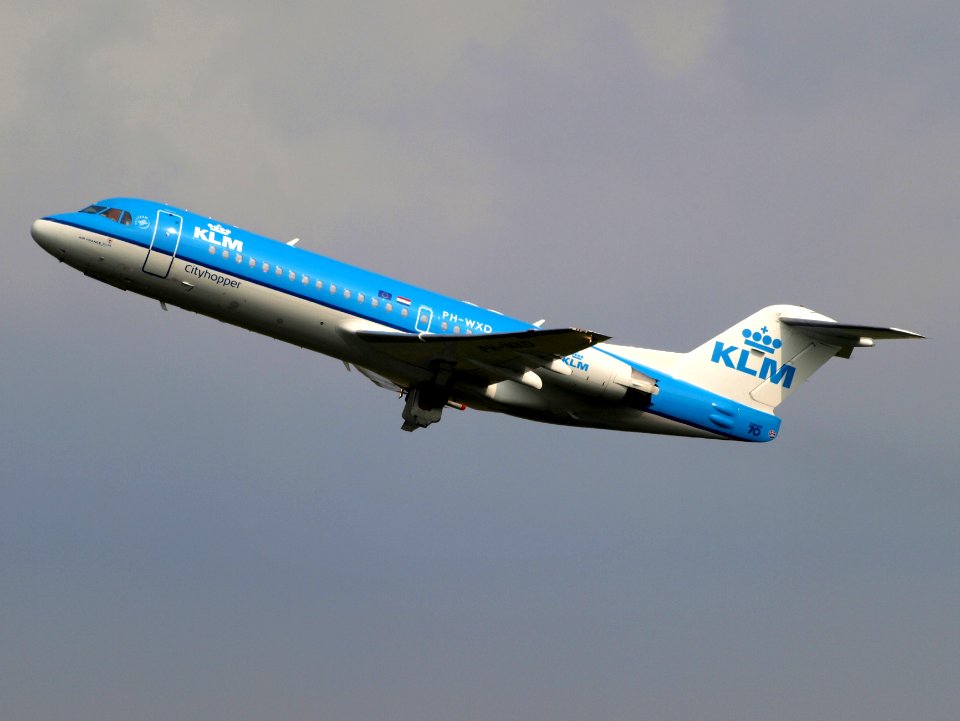 PH-WXD KLM Cityhopper Fokker F70 - cn 11563 13july2013 take-off pic2