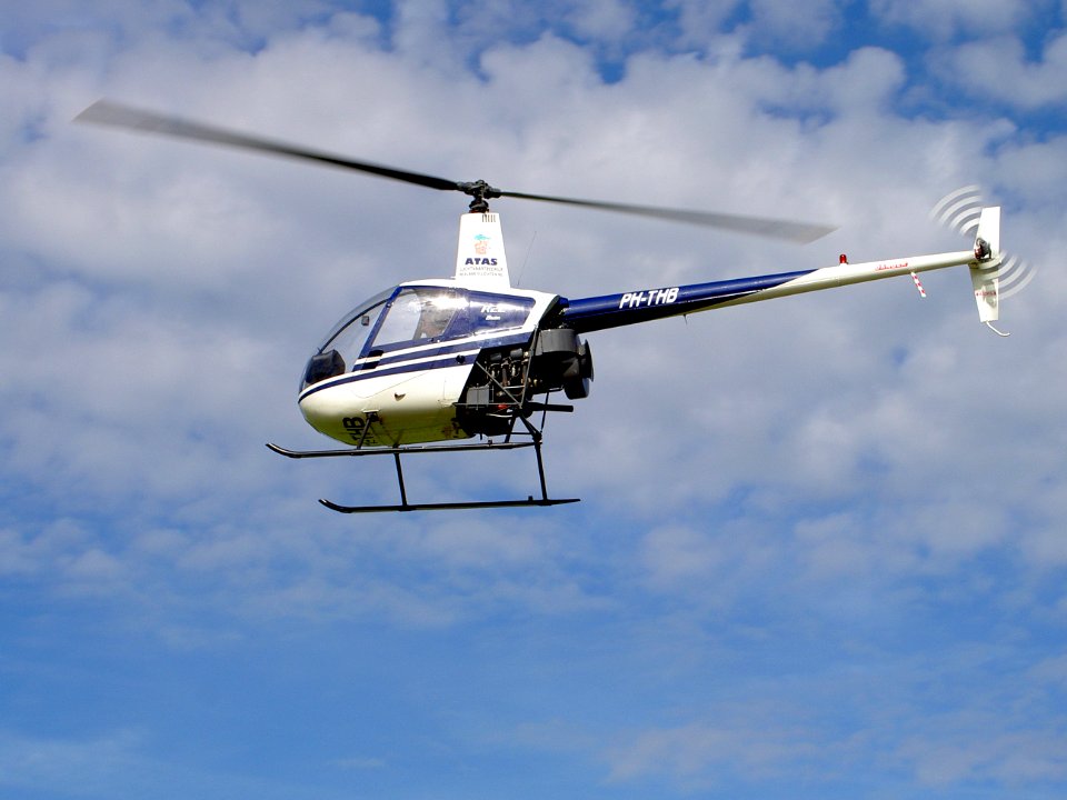 PH-THB Robinson R-22 Beta pic2