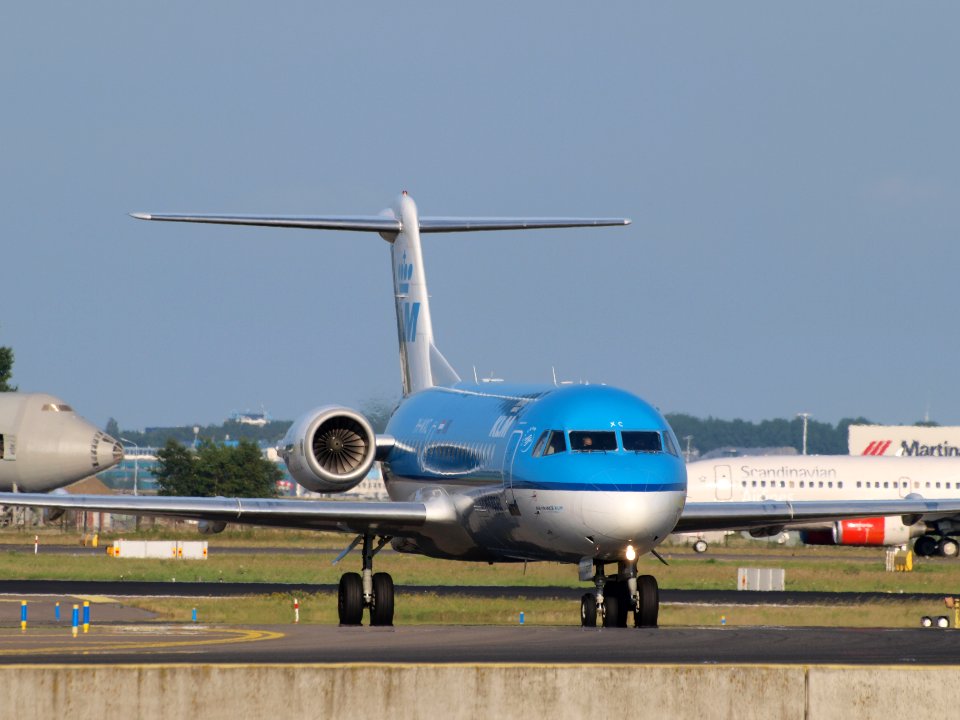 PH-WXC KLM Cityhopper Fokker F70 - cn 11574 taxiing 18july2013 pic-001