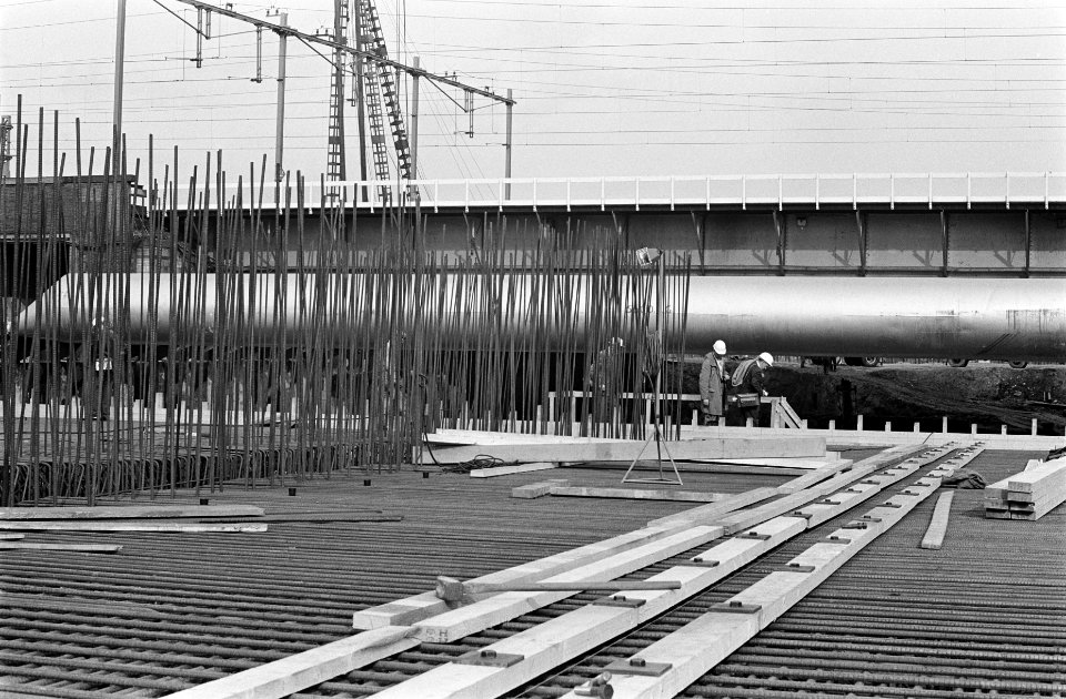 Persexcursie IJ-tunnelbouw van gemeente Amsterdam, reportage van de tunnelbouwwe, Bestanddeelnr 914-3651