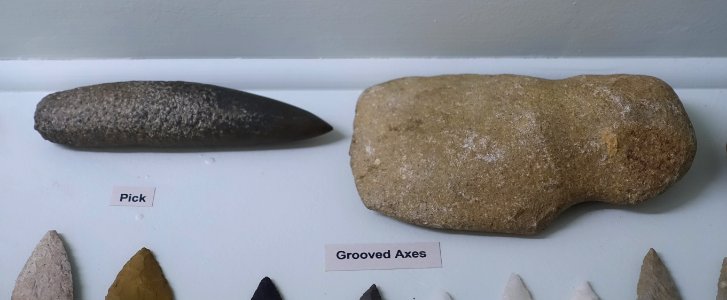 Pick and grooved axe - Middle Woodland collection - Robbins Museum - Middleborough, Massachusetts - DSC03846