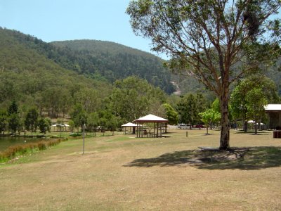 Picnic area at The Spit, Somerset Dam