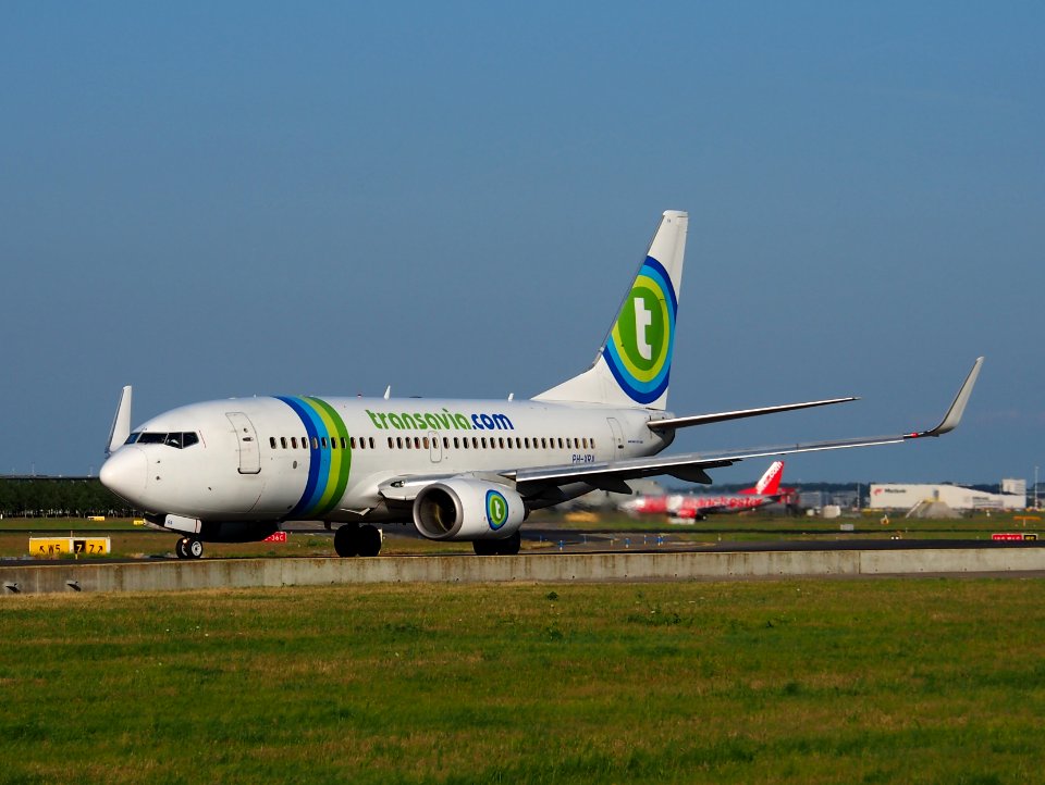 PH-XRA Transavia Boeing 737-7K2(WL) - cn 30784 taxiing 18july2013 pic-001