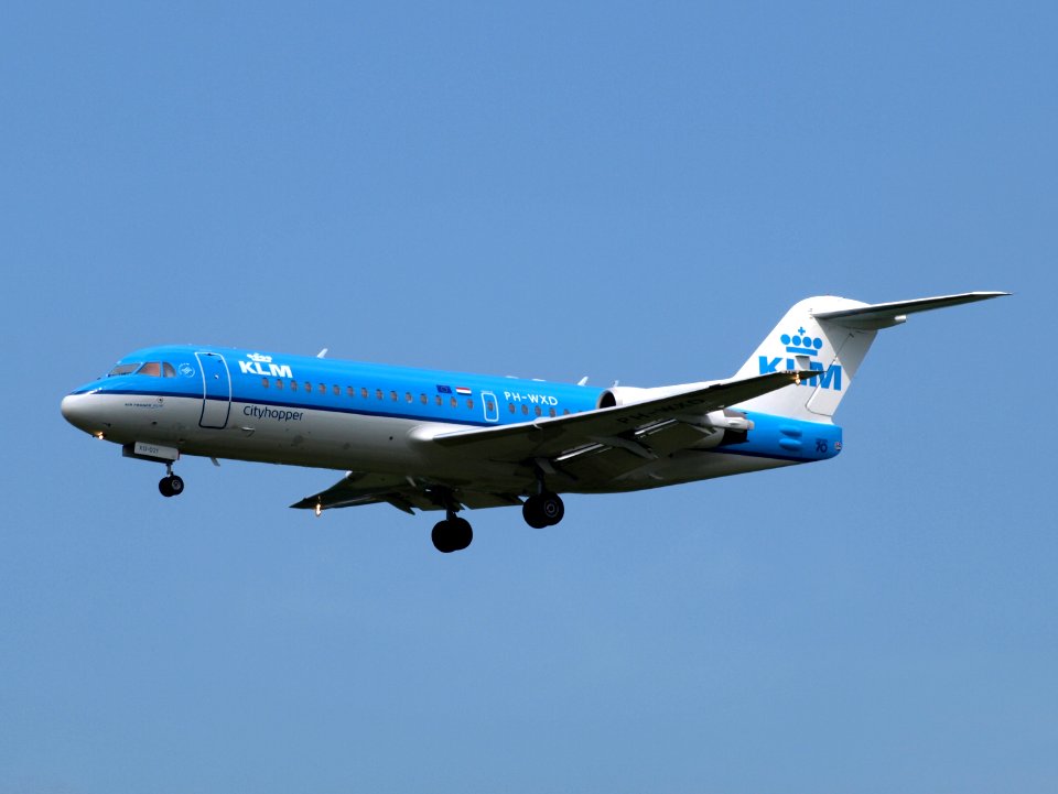 PH-WXD KLM Cityhopper Fokker F70 - cn 11563 pic1