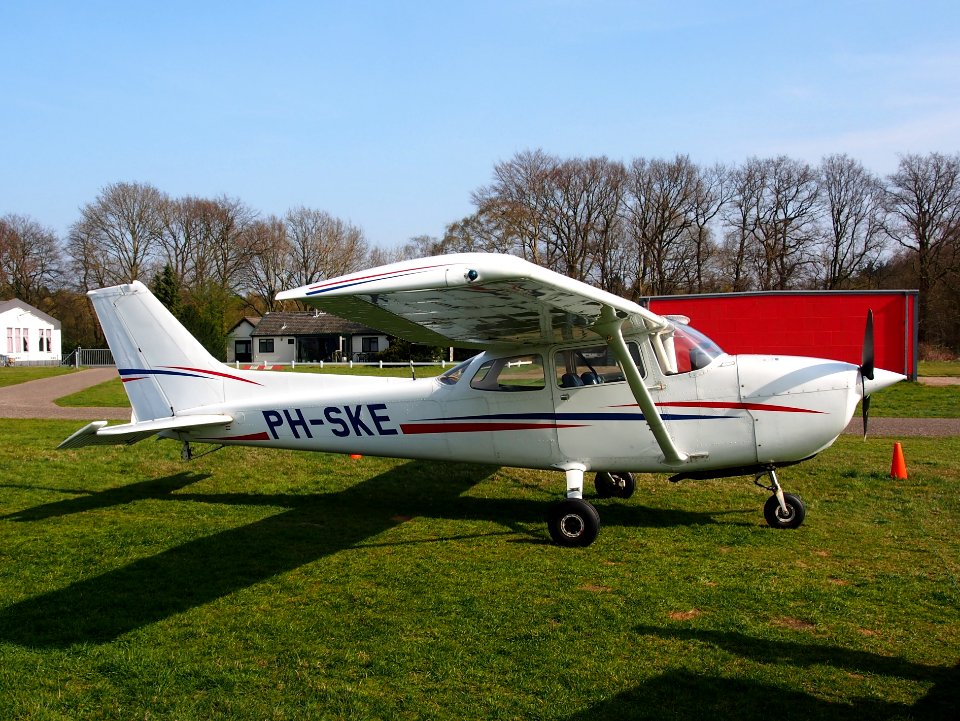 PH-SKE, Cessna 172P at Hilversum Airport (ICAO EHHV), photo1