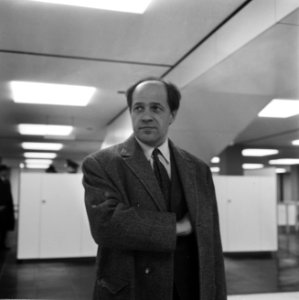 Pierre Boulez , Franse dirigent, Bestanddeelnr 921-1210