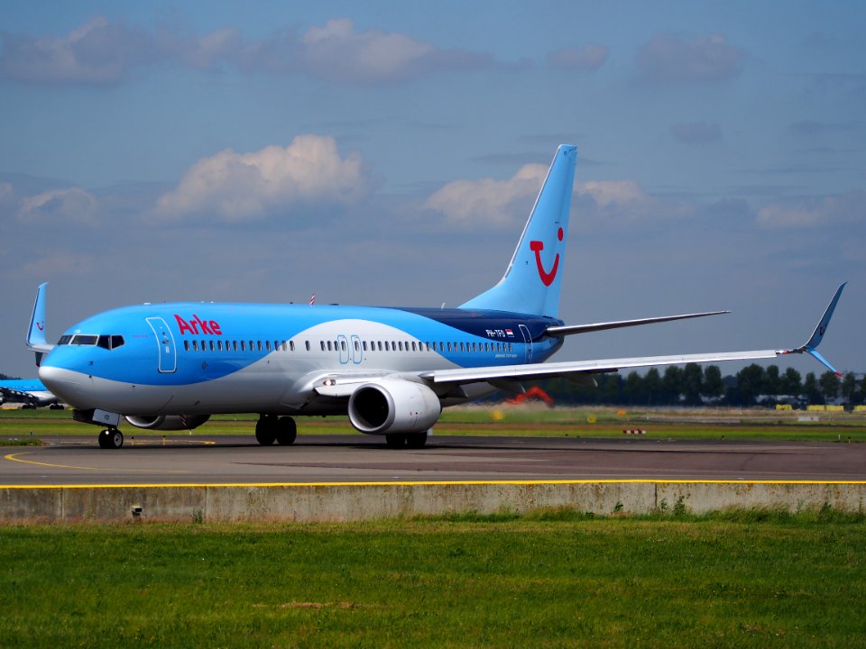 PH-TFD ArkeFly Boeing 737-86N(WL) taxiing at Schiphol (AMS - EHAM), The Netherlands, 18may2014, pic-5