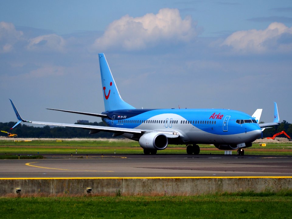 PH-TFD ArkeFly Boeing 737-86N(WL) taxiing at Schiphol (AMS - EHAM), The Netherlands, 18may2014, pic-1