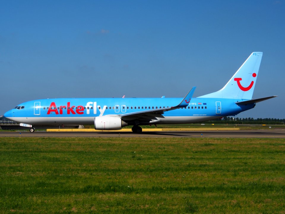 PH-TFC ArkeFly Boeing 737-8K5(WL) - cn 35146 taxiing 18july2013 pic-002