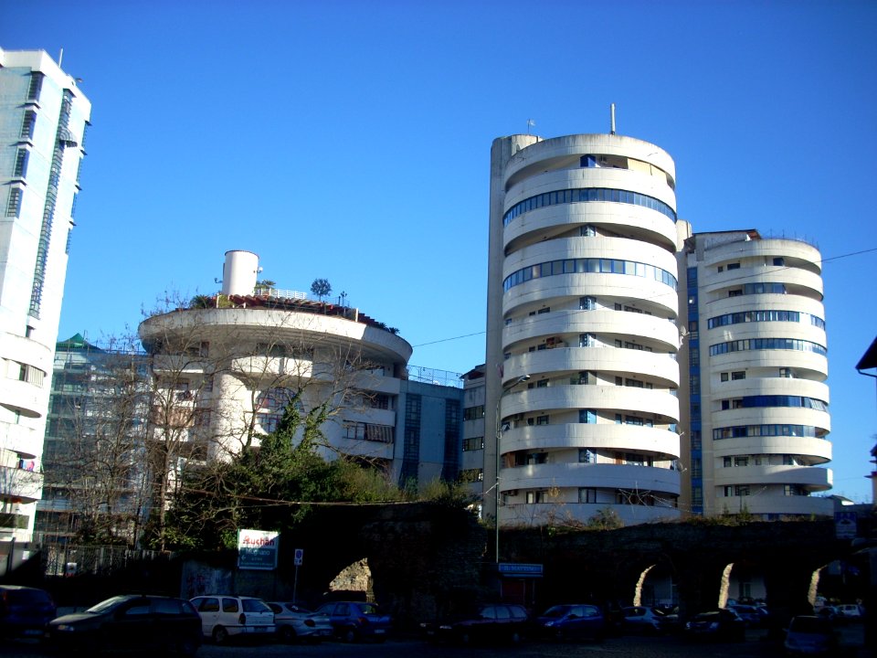 Piazza Grande und Ponti Rossi