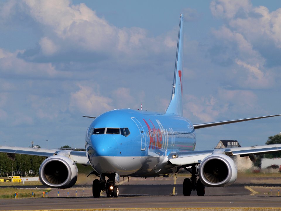 PH-TFD ArkeFly Boeing 737-86N(WL) - cn 38014 taxiing, 25august2013 pic-001