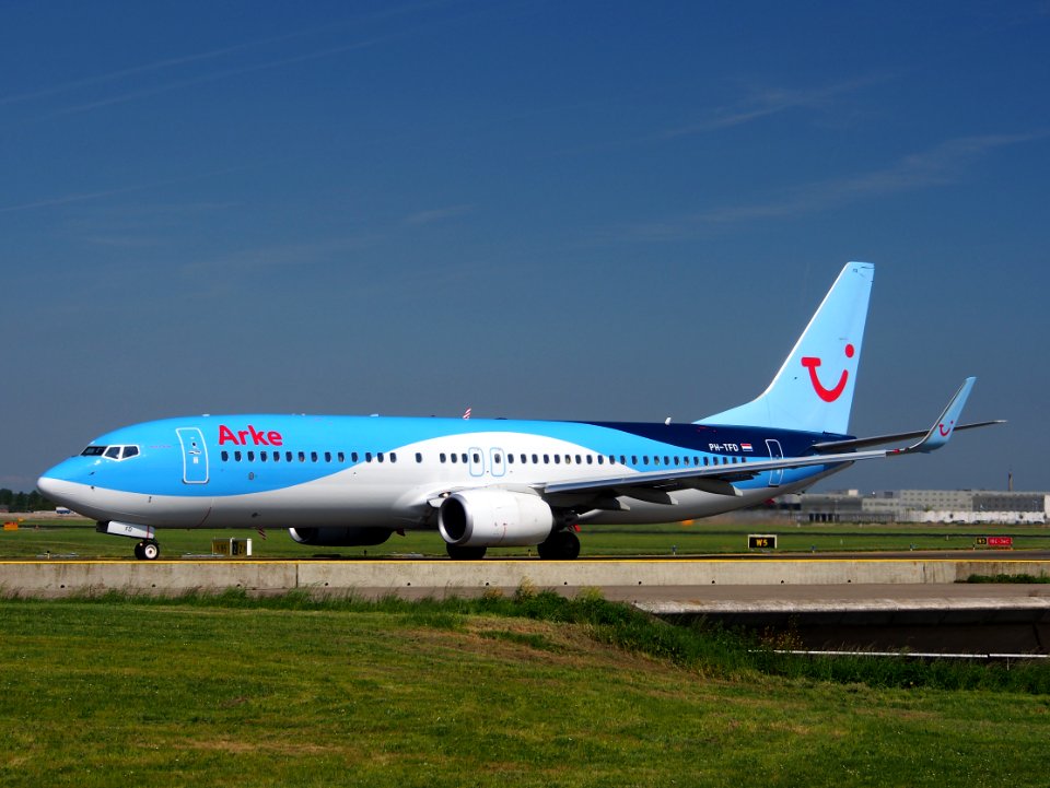 PH-TFD Arkefly Boeing 737-800 at Schiphol (AMS - EHAM), The Netherlands, 16may2014, pic-2