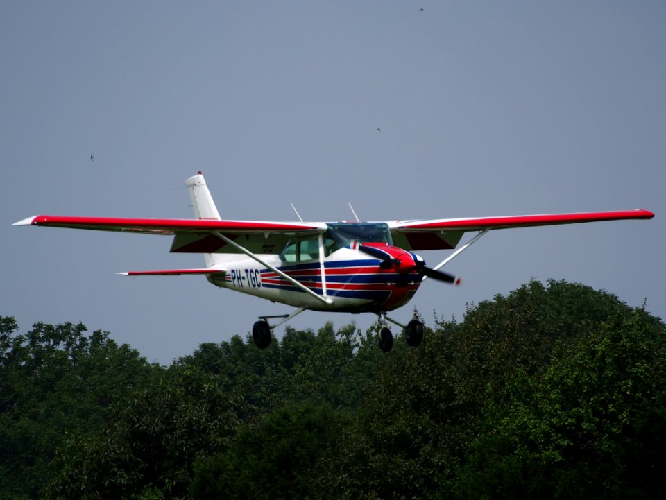 PH-TGC (ex PH-AXS), Cessna 182R Skylane II, at Hilversum Airport (ICAO EHHV), photo1