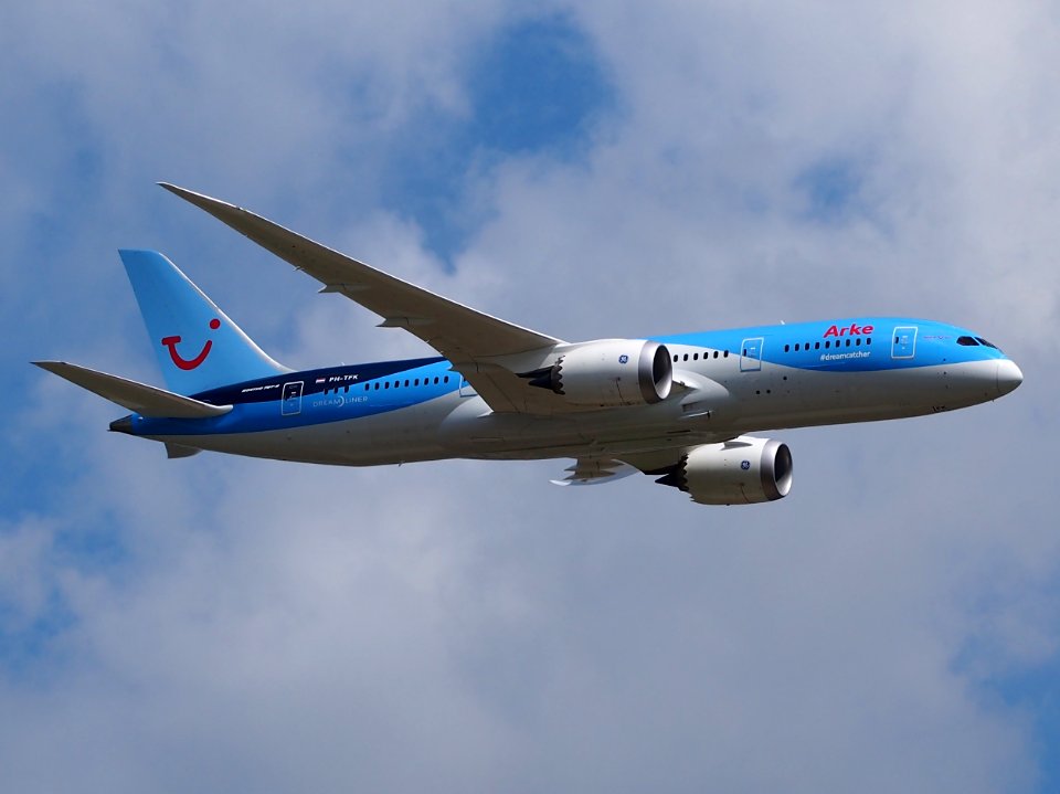 PH-TFK ArkeFly Boeing 787-8 Dreamliner pic2