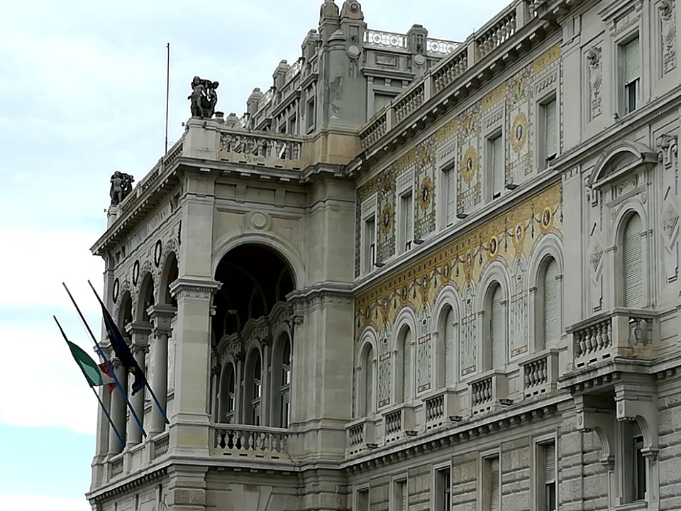 Piazza Unità d'Italia (Trieste) 25