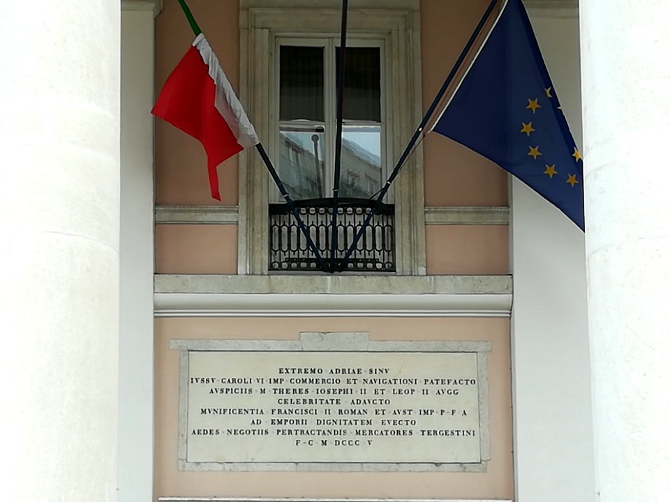 Piazza della Borsa (Trieste) 12