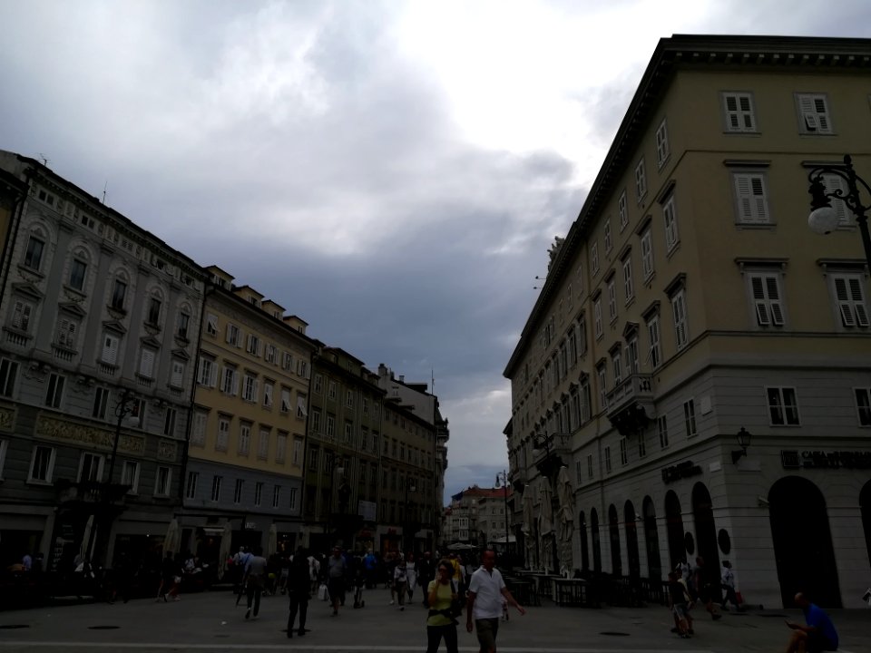 Piazza della Borsa (Trieste) 16