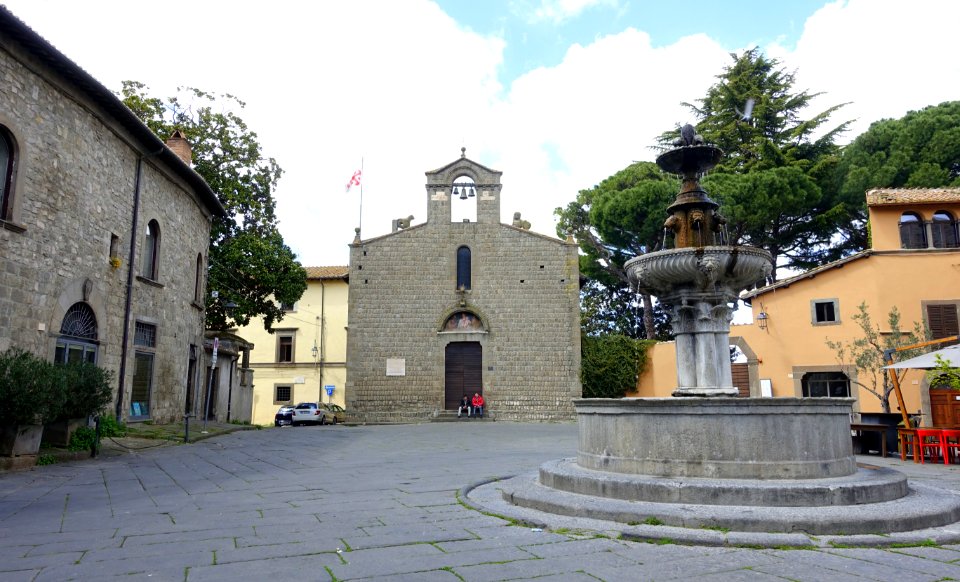 Piazza del Gesù - Viterbo, Italy - DSC02106