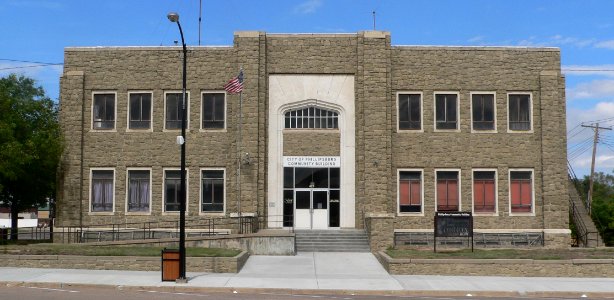 Phillipsburg, Kansas community bldg from S 1