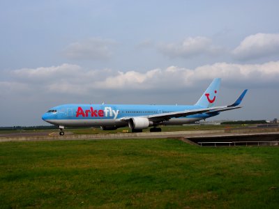 PH-OYI ArkeFly Boeing 767-304(ER)(WL) - cn 29138 taxiing 14july2013 pic-003