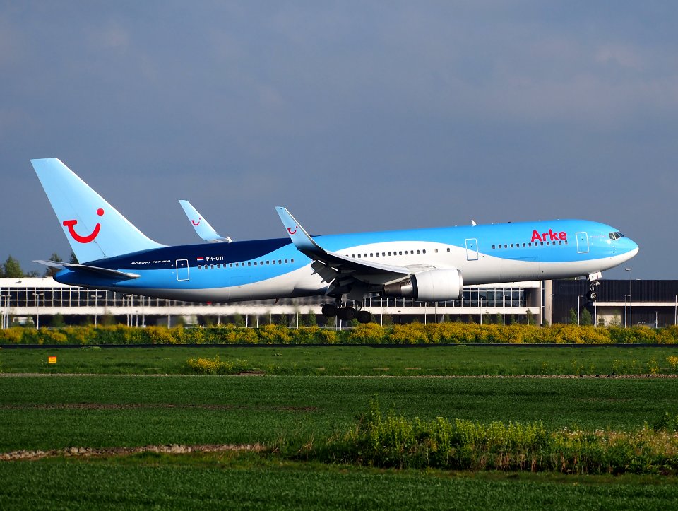 PH-OYI landing at Schiphol (AMS - EHAM), The Netherlands, pic5