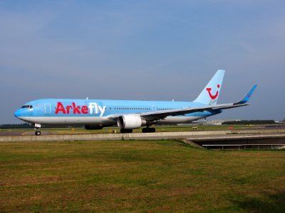 PH-OYI ArkeFly Boeing 767-304(ER)(WL) - cn 29138 taxiing, 25august2013 pic-3