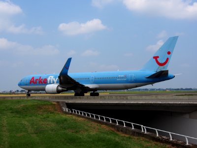 PH-OYI ArkeFly Boeing 767-304(ER)(WL) - cn 29138 pic1