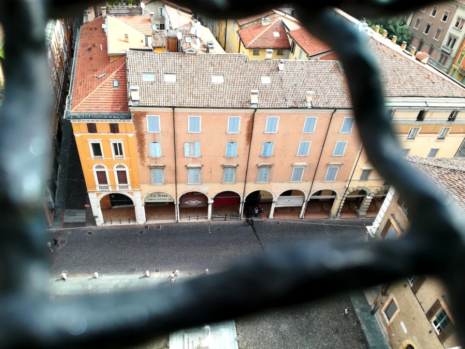 Piazza della Torre 02