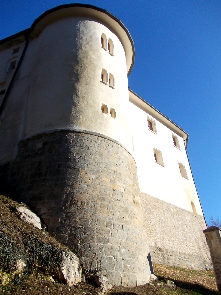 Pišece Castle 03