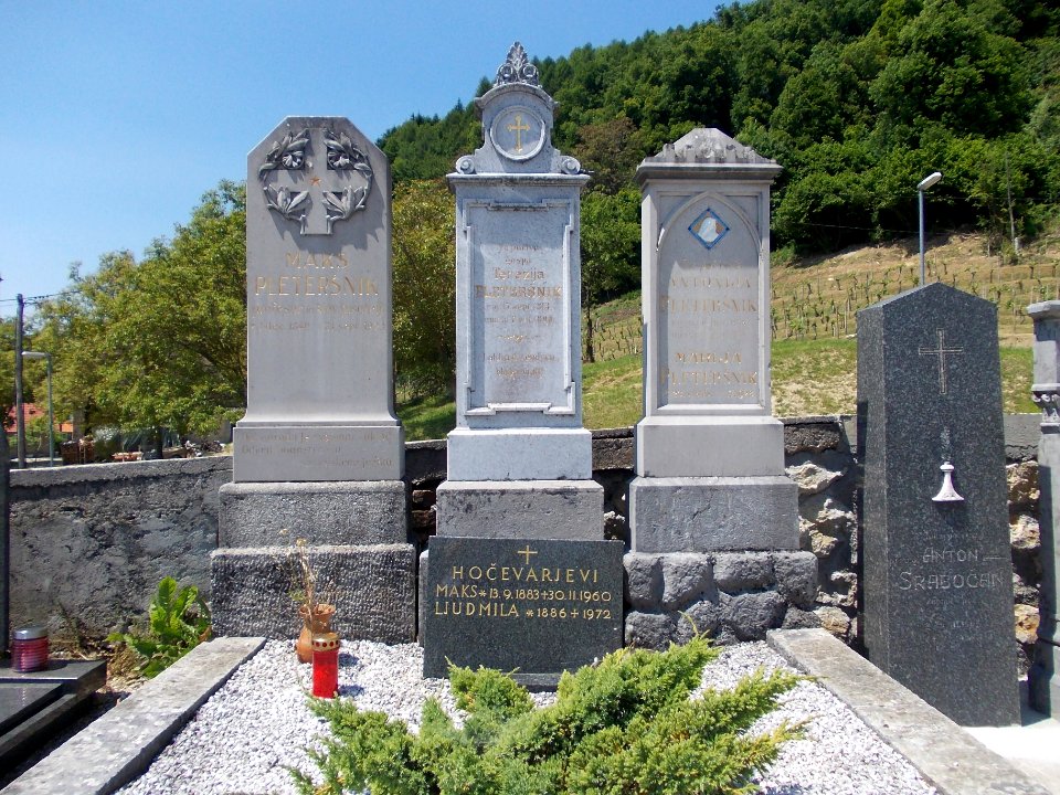 Pišece Cemetery 01