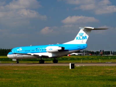 PH-WXA KLM Cityhopper Fokker F70 - cn 11570 taxiing 18july2013 pic-002