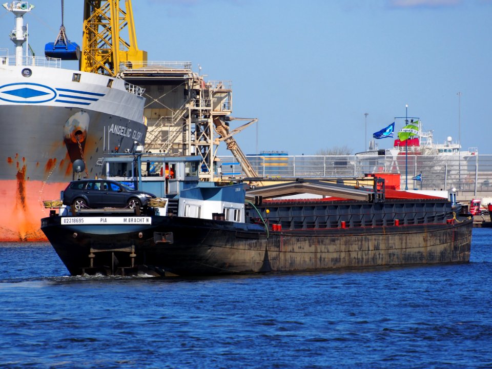 Pia - ENI 02318695 - Callsign SVCT, Vlothaven, Port of Amsterdam