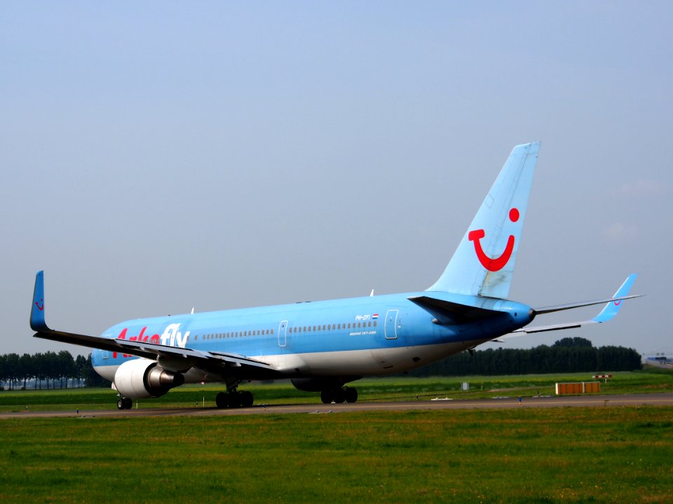 PH-OYI ArkeFly Boeing 767-304(ER)(WL) - cn 29138 taxiing 14july2013 pic-007