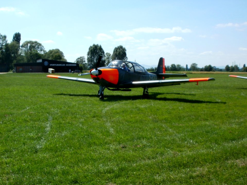 Piaggio P.149 20110626 Flugschau Hockenheim4