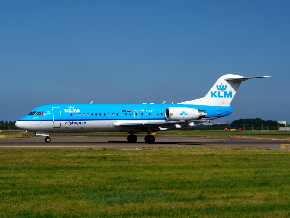 PH-WXA KLM Cityhopper Fokker F70 - cn 11570 taxiing 18july2013 pic-001