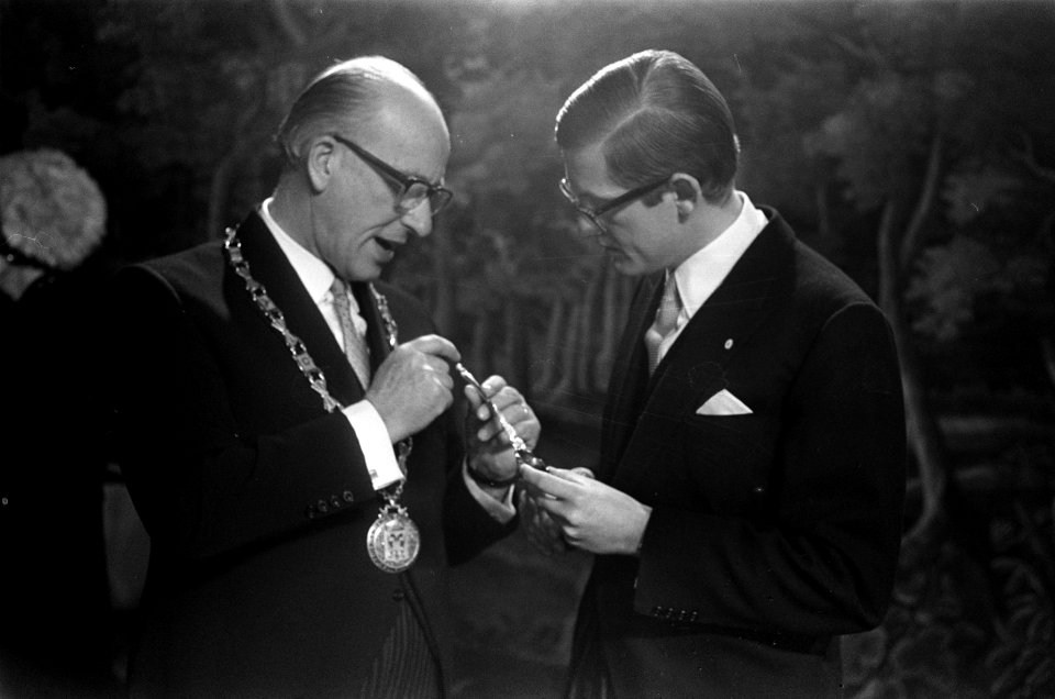 Pieter van Vollenhoven laat tweede zoon, Bernhard Lucas Emmanuel inschrijven op , Bestanddeelnr 923-1172