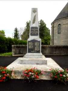 Piacé (Sarthe) monument aux morts