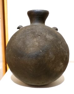 Pilgrim flask, Japan, late Kofun or Asuka period, c. 600 AD, Sue ware, stoneware with ash glaze - Dallas Museum of Art - DSC05121