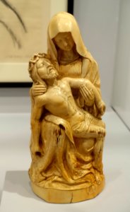 Pieta, maker unknown, probably Spanish, 15th-17th century AD, ivory - Fogg Museum - Harvard University - DSC01699