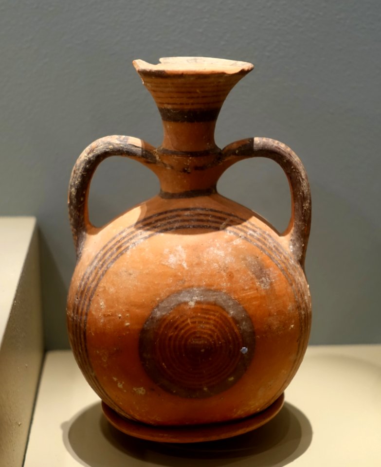 Pilgrim flask, Cypriot, Cypro-Geometric II-III, c. 950-750 BC, terracotta - Middlebury College Museum of Art - Middlebury, VT - DSC07991