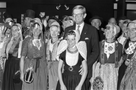Pieter van Vollenhoven opent Vis84, vakbeurs voor de vishandel, in Hilversum, Bestanddeelnr 933-0905