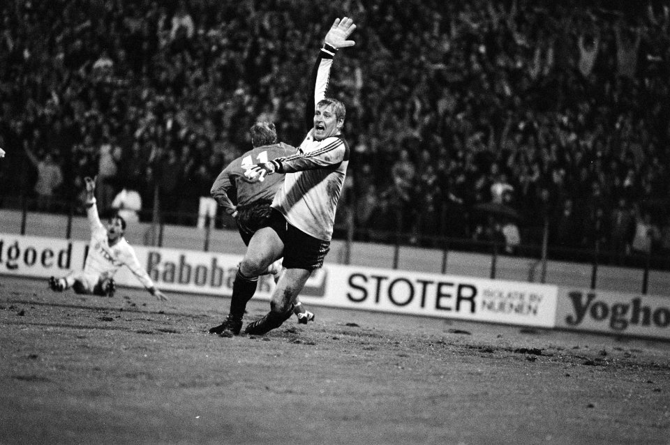 Piet Schrijvers protesteert tegen een actie van PSV-er Huh, Bestanddeelnr 932-3579