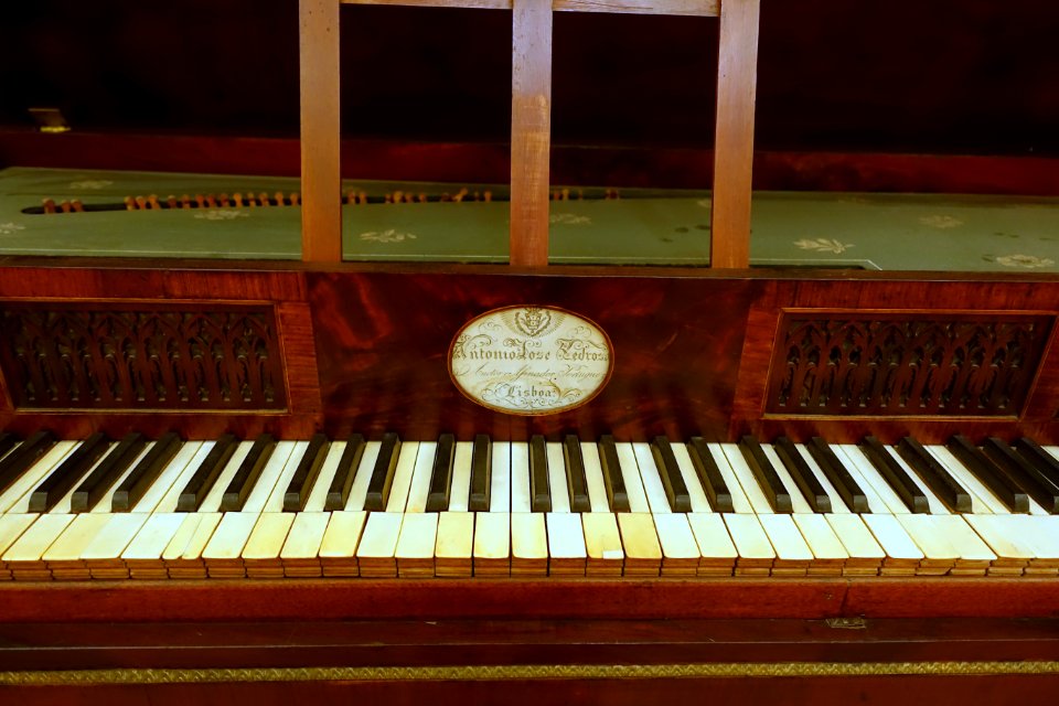 Piano by Antonio Jose Pedrosa, Portugal, detail, 1800s - Museu Nacional de Soares dos Reis - Porto, Portugal - DSC00590