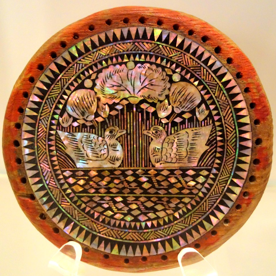 Pillow-end plaque with Mandarin ducks (marital harmony), 1 of 2 , Korea, Joseon dynasty, 18th century, wood inlaid with mother of pearl - Royal Ontario Museum - DSC04307