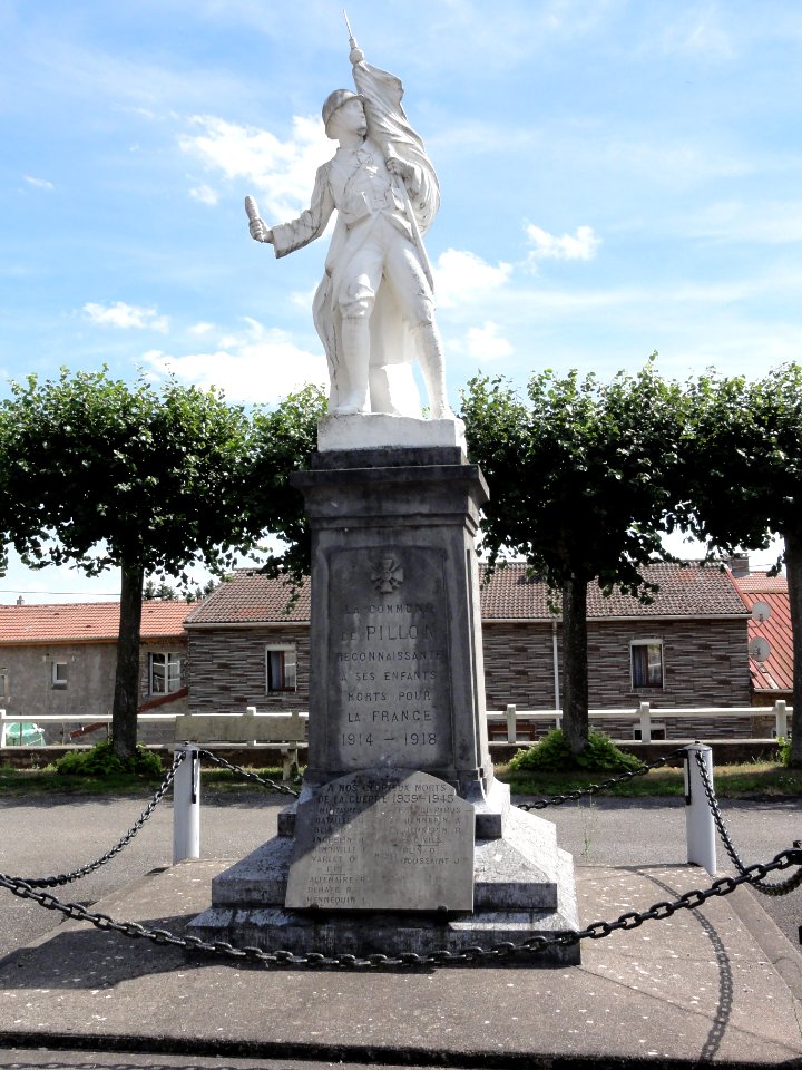 Pillon (Meuse) monument aux morts (01)