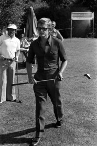 Pieter van Vollenhoven op de golfbaan, Bestanddeelnr 928-0871