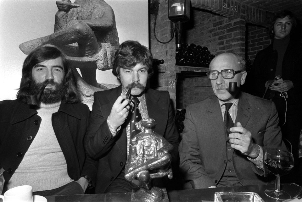 Pijproker van het jaar gekozen vlnr Max van den Berg, Chiel Montagne (win, Bestanddeelnr 927-5668